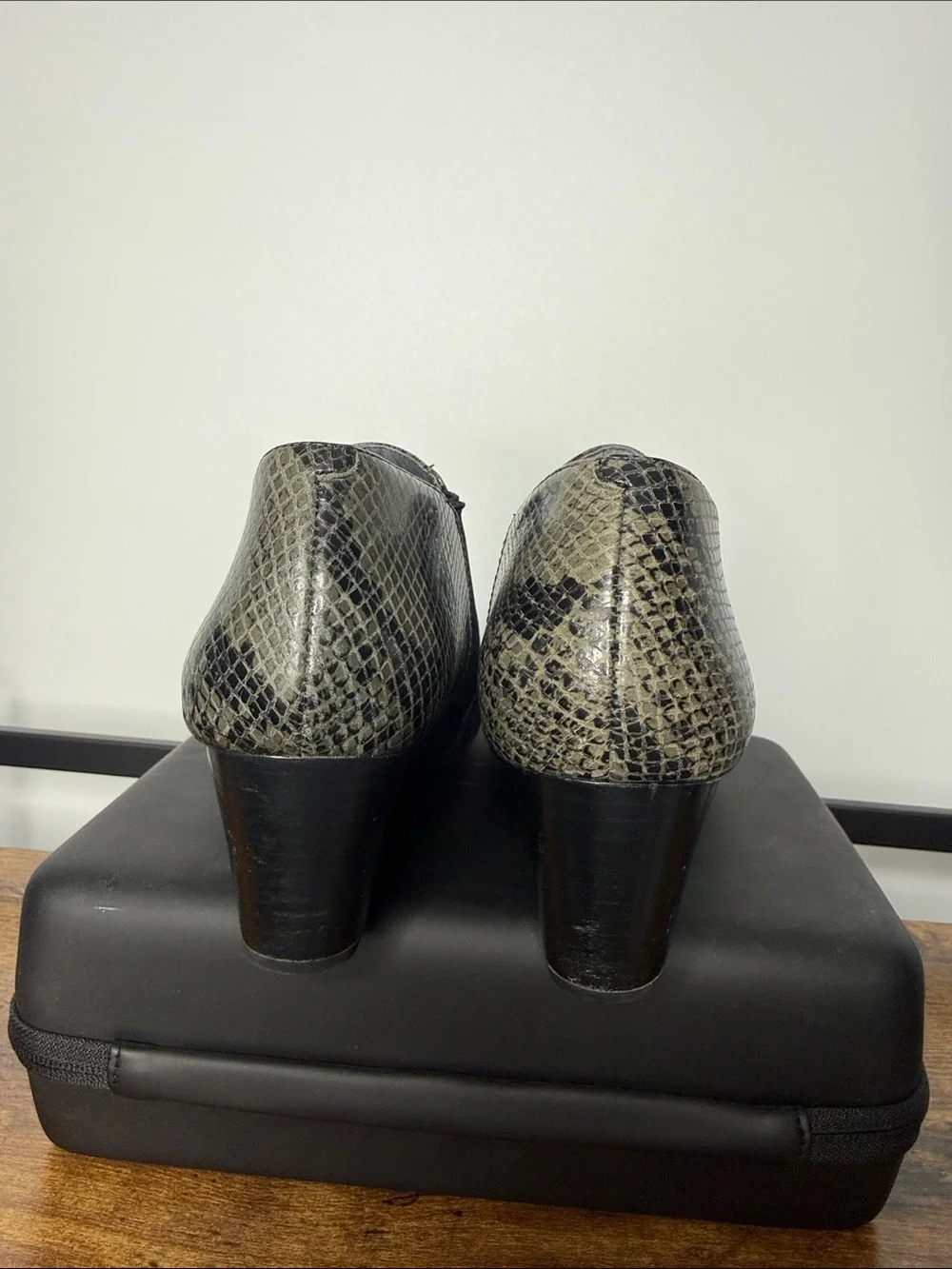 Vionic Stanton Wedge Slip-On Booties in Grey Snake Print Size 9